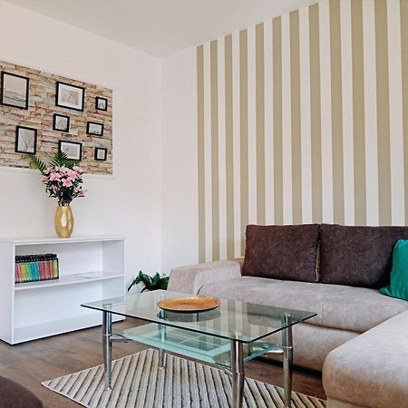 Easy Check In Apartments 021 Vladika Νόβι Σαντ Εξωτερικό φωτογραφία