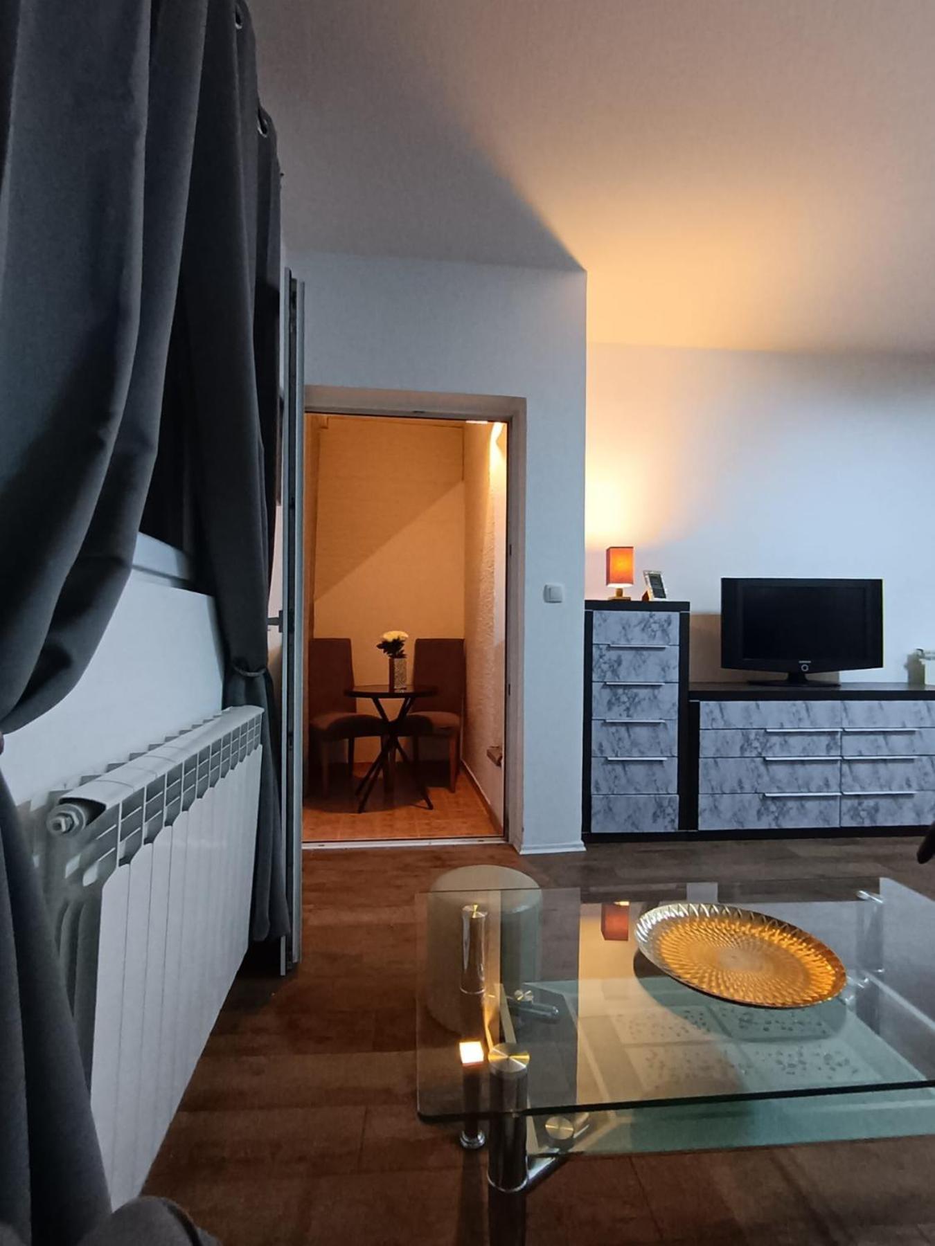 Easy Check In Apartments 021 Vladika Νόβι Σαντ Εξωτερικό φωτογραφία